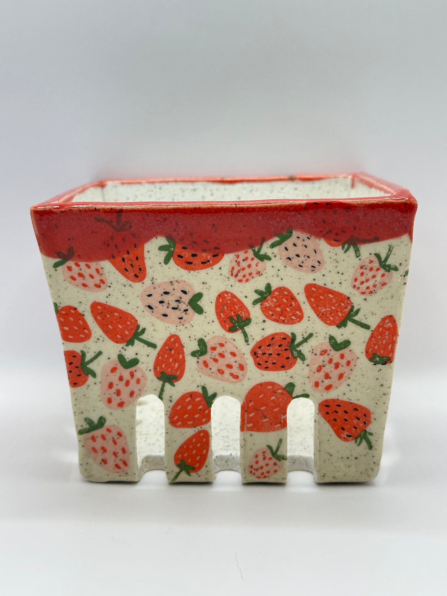 Berry Basket - Strawberries Red Trim