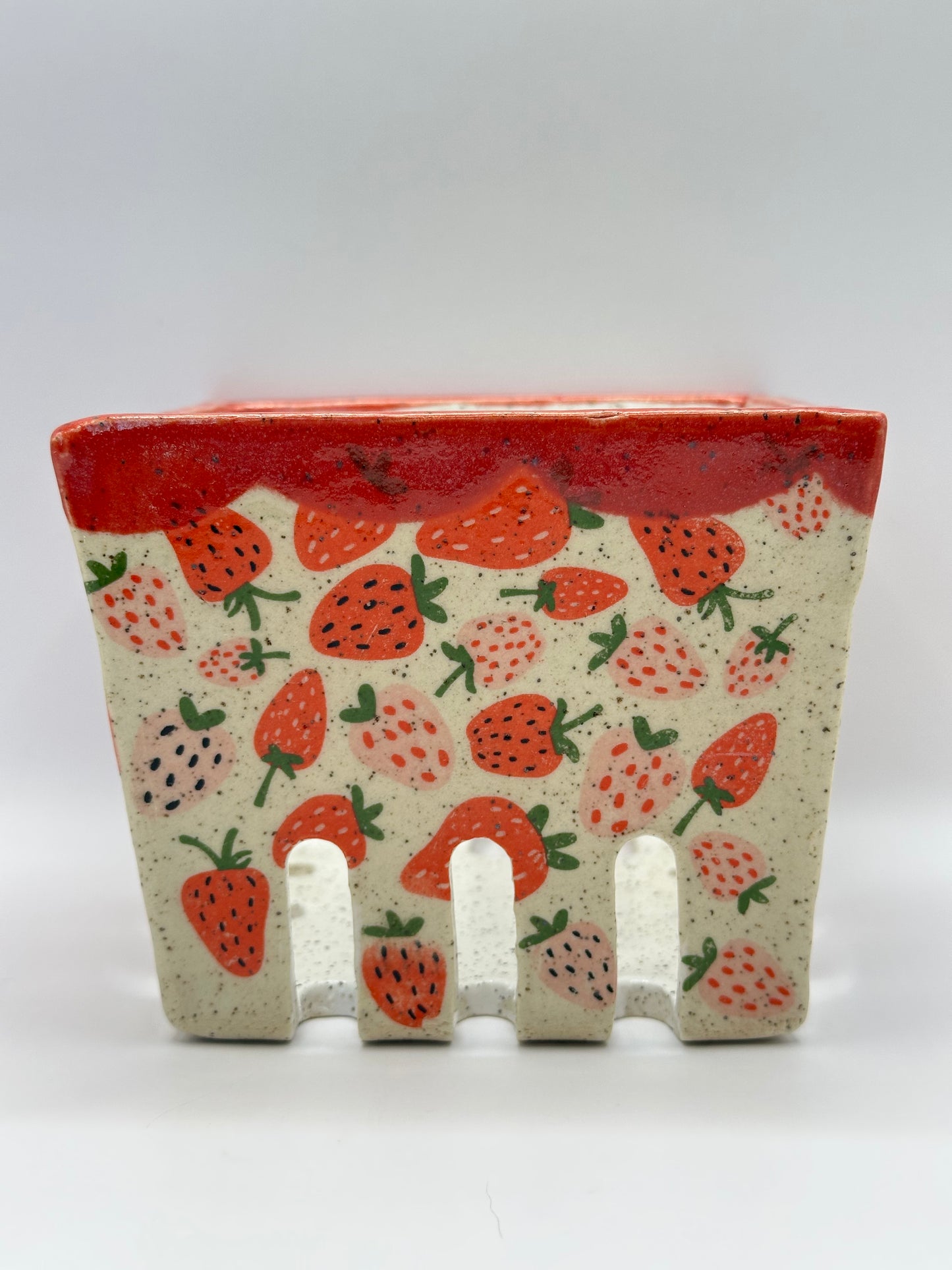 Berry Basket - Strawberries Red Trim
