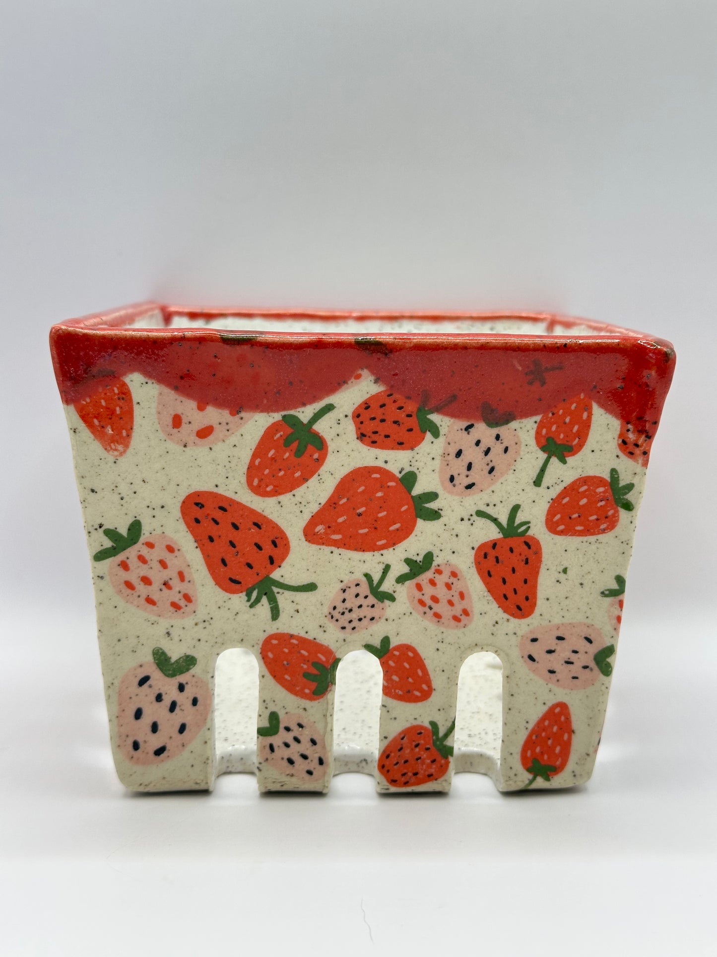 Berry Basket - Strawberries Red Trim