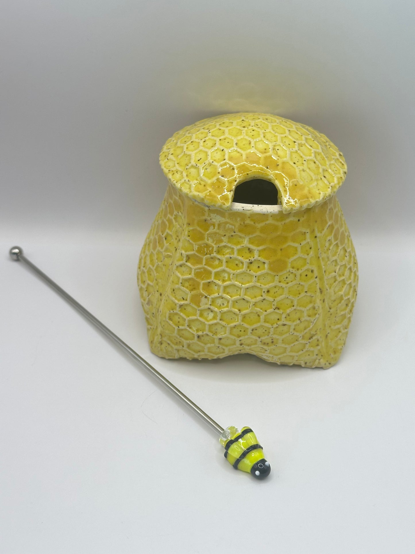 Honey Pot - Textured Honeycomb w/Bee Wand