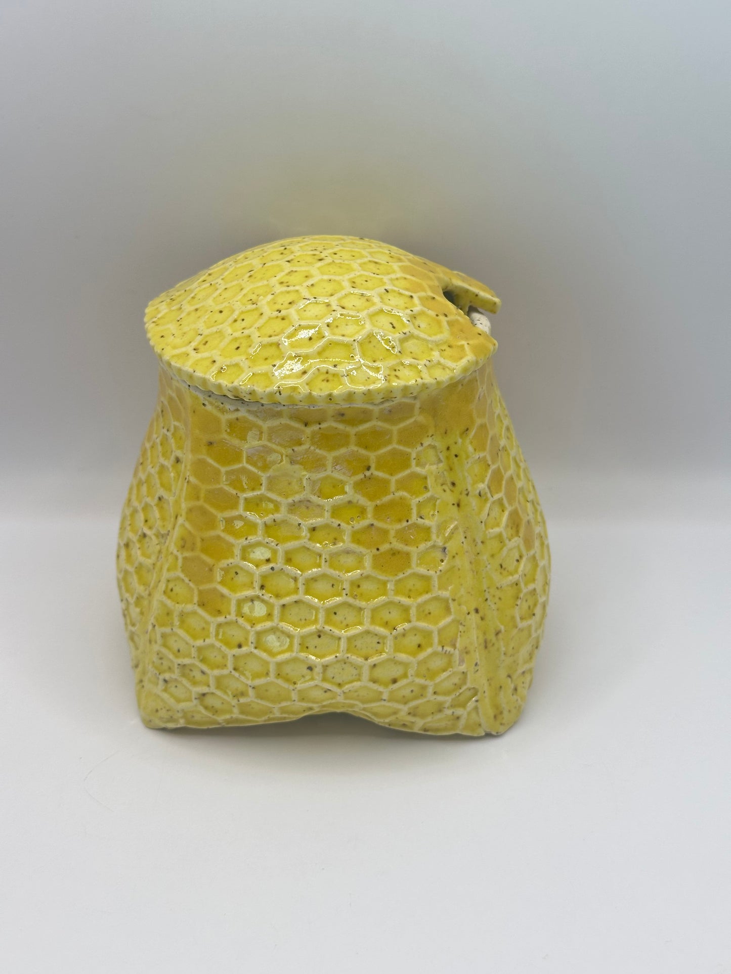 Honey Pot - Textured Honeycomb w/Bee Wand