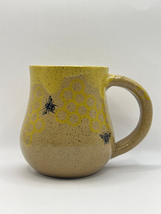Mug 14 oz - Honeycomb & Bees Yellow - Golden Yarrow