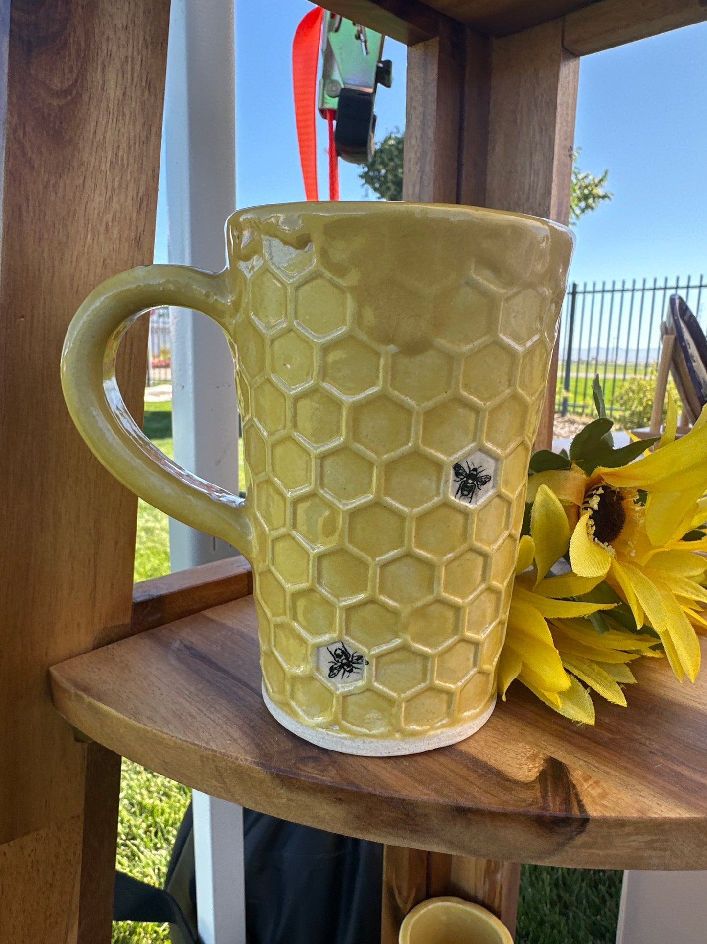 Mug 16 oz - Textured Honeycomb