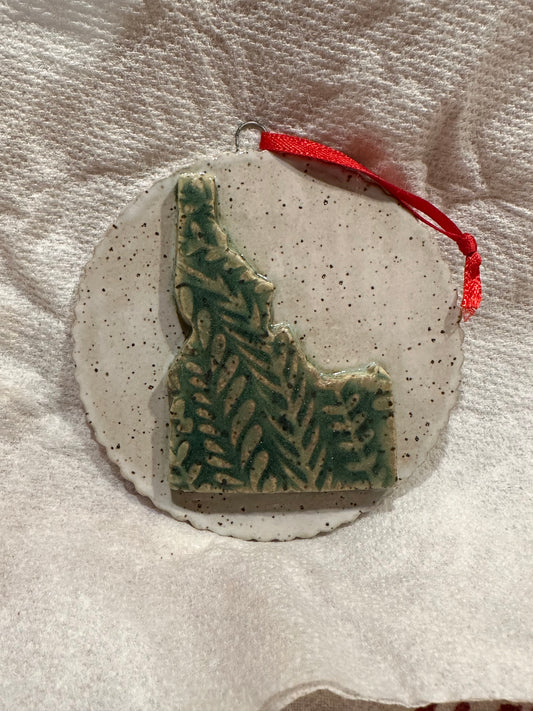 Christmas Ornaments - Round Scalloped Vine Idaho (multiple styles available)