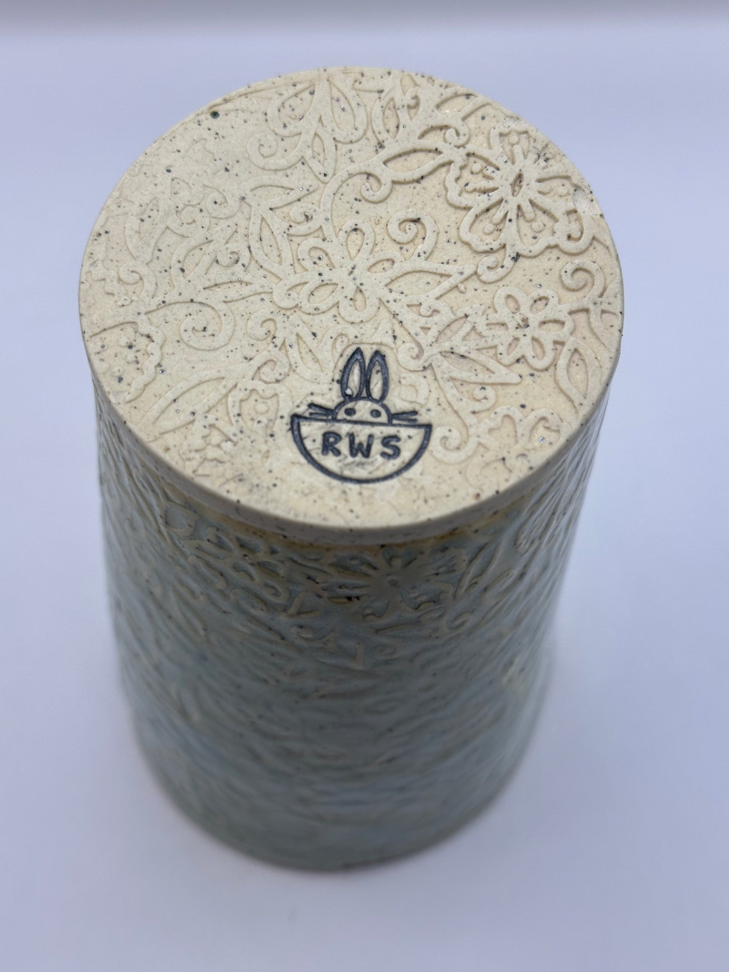 Travel Cup 16 oz - Textured Flowers - Sand & Sea