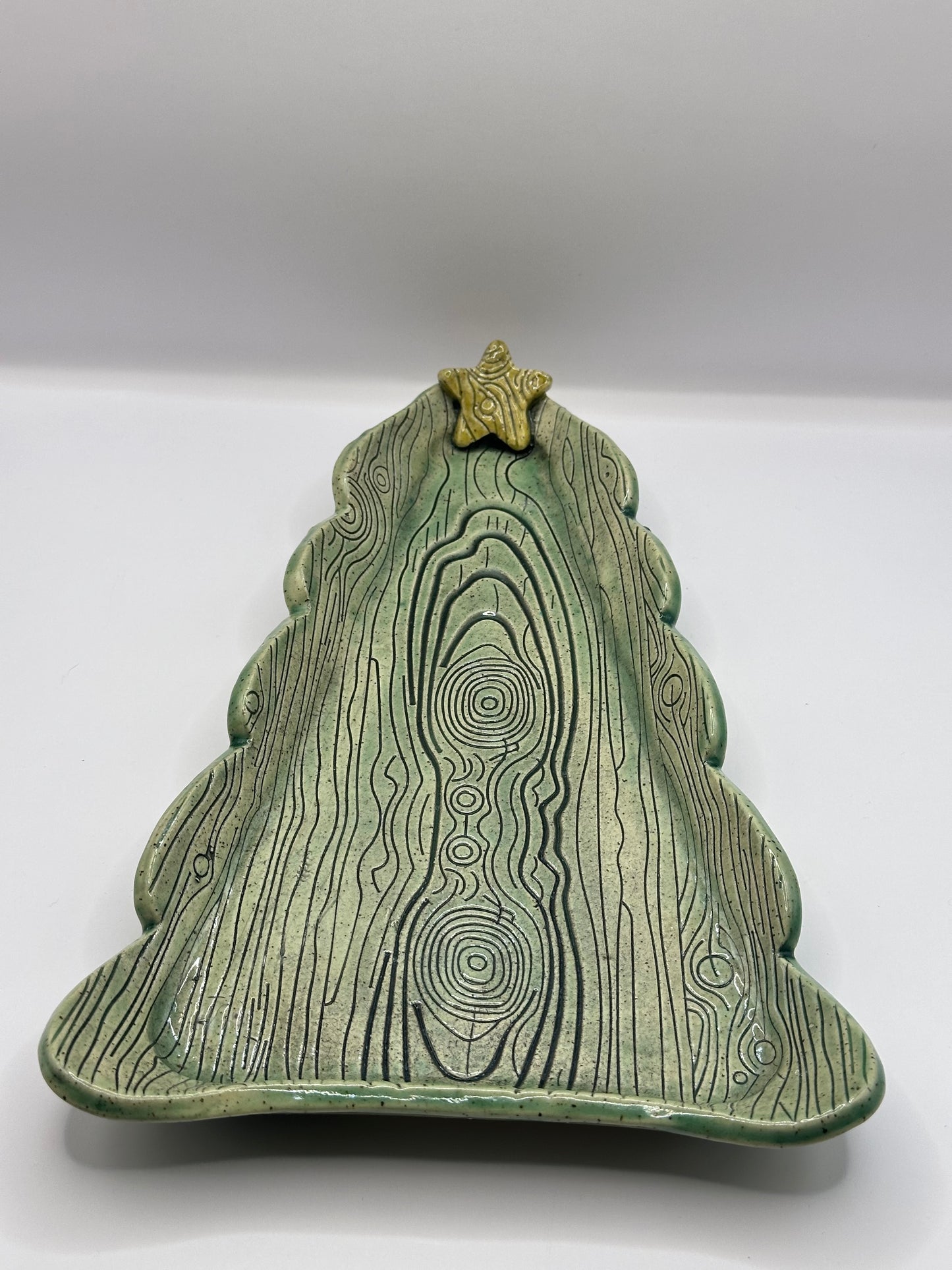 Christmas Tree Dish - Woodgrain - multiple sizes available