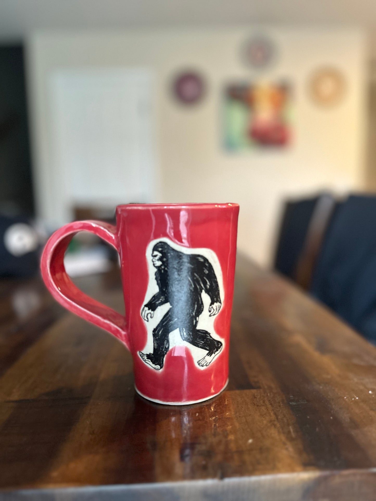 Commission Dan V-Mug 16 oz - Bigfoot Believe-Red