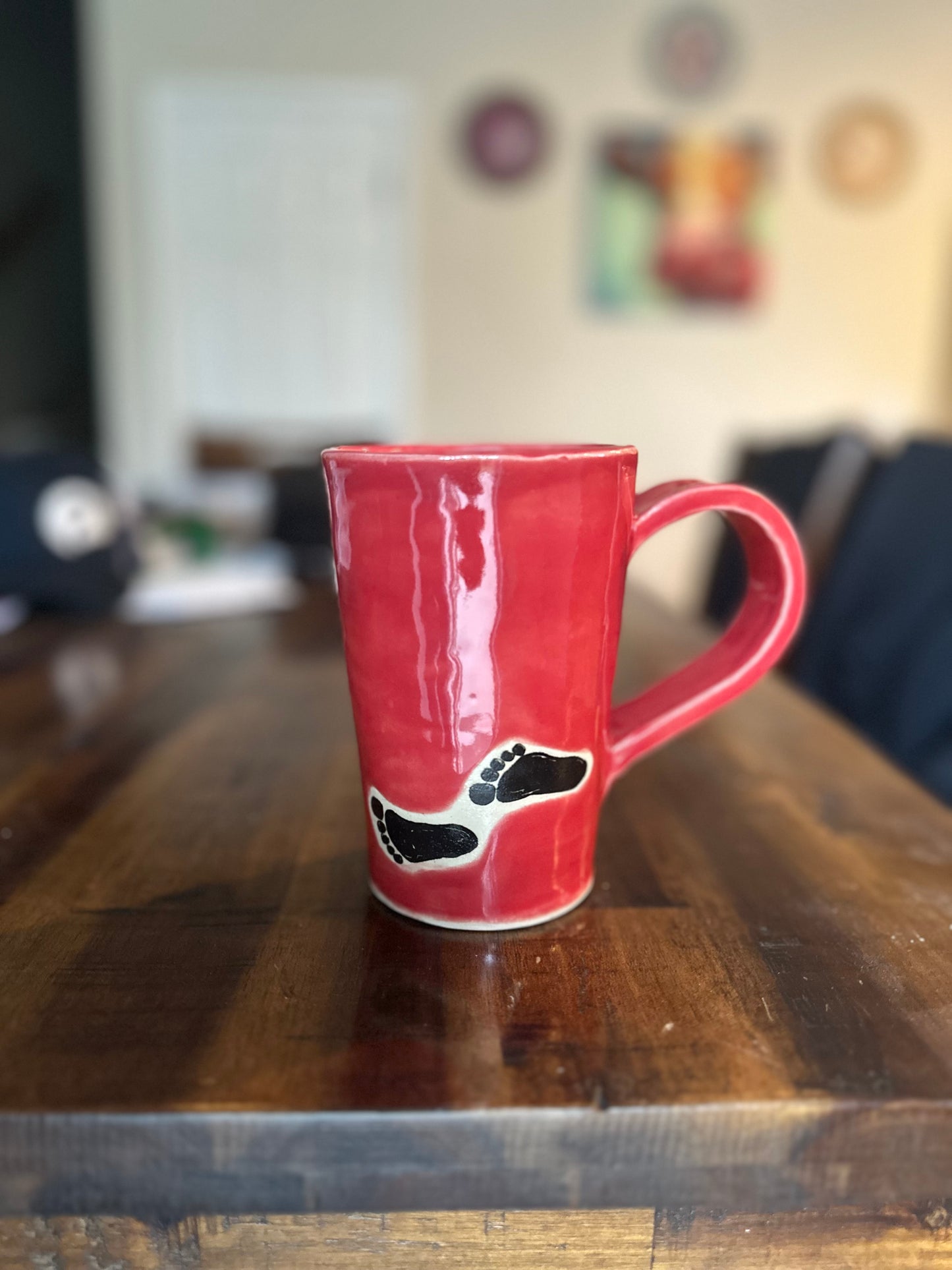 Commission Dan V-Mug 16 oz - Bigfoot Believe-Red